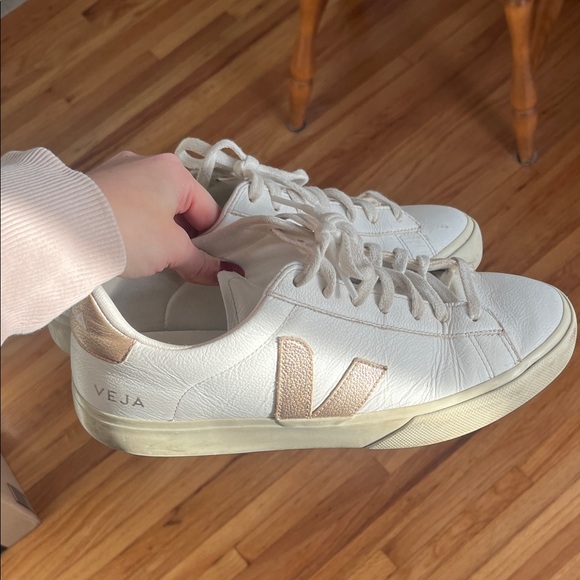 VEJA Campo White and Gold Leather Sneakers - Picture 3 of 9